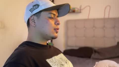 Snapshot of drakenn_ chatting on May 25, 2026, 1:06 pm drakeeee online show from May 25, 2026, 1:06 pm