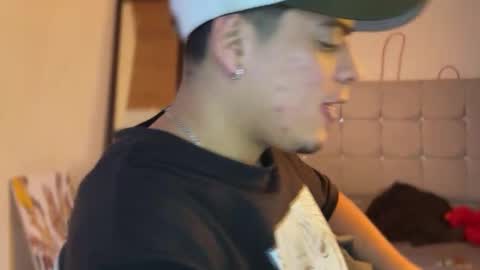 Snapshot of drakenn_ chatting on May 28, 2026, 1:19 pm drakeeee online show from May 28, 2026, 1:19 pm