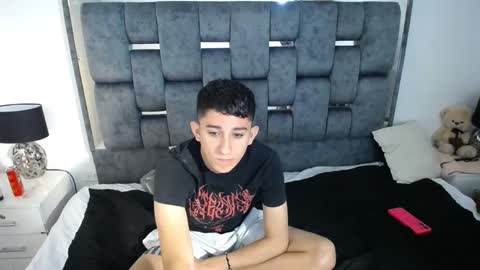 -- nicolle and jhon -- online show from February 27, 2025, 5:13 am