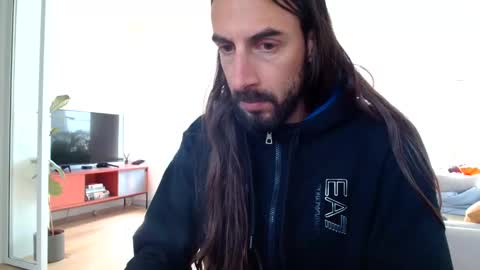 new profile Aircum99  online show from May 12, 2026, 8:55 am