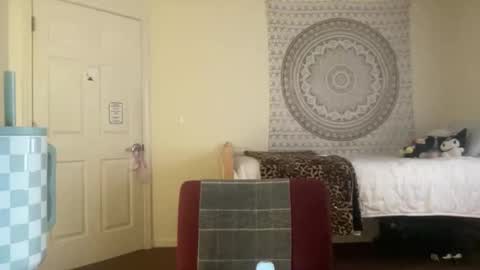 ur dream girl online show from April 10, 2026, 9:19 pm