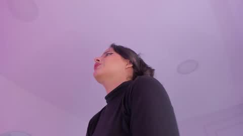 N E N A  online show from October 21, 2025, 5:08 am