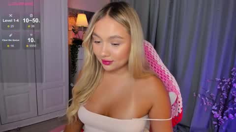 Snapshot of dreamaise chatting on October 3, 2025, 3:42 pm  Mary   pvt open    use pink and blue app lovense online show from October 3, 2025, 3:42 pm