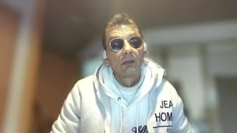 Dreambob online show from April 4, 2026, 9:07 am
