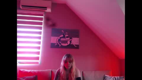 A girl online show from February 25, 2025, 8:25 am