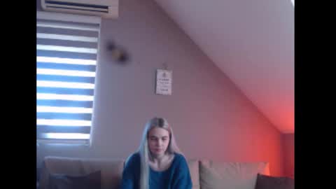 A girl online show from March 6, 2026, 8:22 am