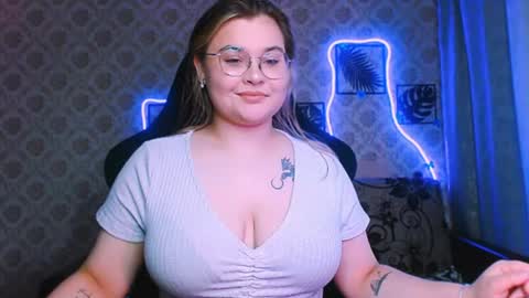 dreamforyoue2 online show from June 15, 2026, 4:42 pm