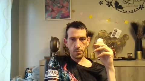 Snapshot of dreamguy38 chatting on December 4, 2024, 8:01 am dreamguy38 online show from December 4, 2024, 8:01 am