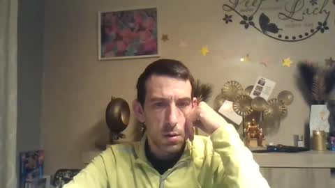 Snapshot of dreamguy38 chatting on December 24, 2024, 3:05 am dreamguy38 online show from December 24, 2024, 3:05 am