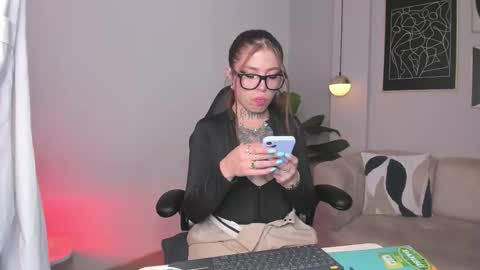 Snapshot of dreamleah_ chatting on September 22, 2025, 5:09 am dreamleah_ online show from September 22, 2025, 5:09 am