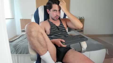 Snapshot of dreamsuxx chatting on November 25, 2025, 9:48 pm Diego online show from November 25, 2025, 9:48 pm