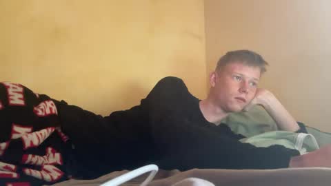 dreamy_devi1 online show from April 18, 2026, 11:14 am