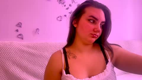 Snapshot of dreamyblushfairy chatting on March 12, 2025, 7:35 am Mila online show from March 12, 2025, 7:35 am