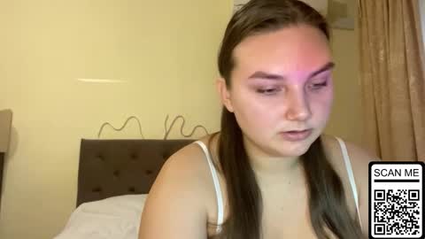 Snapshot of dreamyblushfairy chatting on October 4, 2025, 2:59 pm Mila online show from October 4, 2025, 2:59 pm