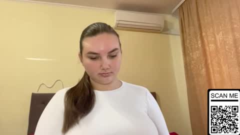 Snapshot of dreamyblushfairy chatting on October 14, 2025, 7:20 am Mila online show from October 14, 2025, 7:20 am