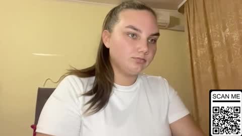 Snapshot of dreamyblushfairy chatting on October 15, 2025, 4:51 pm Mila online show from October 15, 2025, 4:51 pm