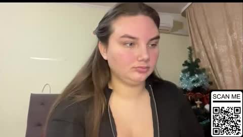 Mila online show from January 14, 2026, 8:47 pm