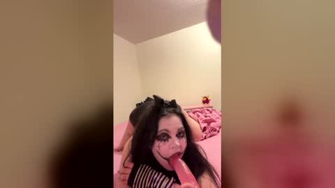 dreamycookies3 online show from May 13, 2026, 5:27 am