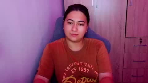 Snapshot of dreamycreamyst chatting on April 18, 2026, 4:49 am dreamycreamyst online show from April 18, 2026, 4:49 am