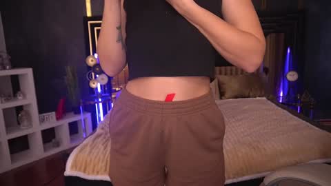 Lina online show from January 17, 2025, 10:33 am