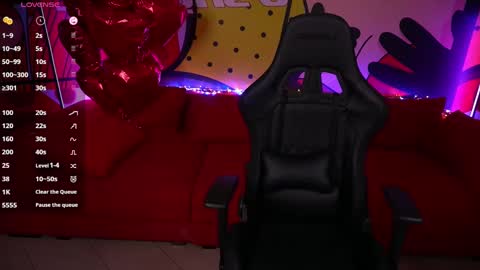 Lina online show from March 8, 2025, 7:27 am