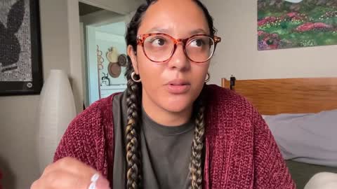 RIRI OR DREAMY online show from January 12, 2025, 9:51 pm