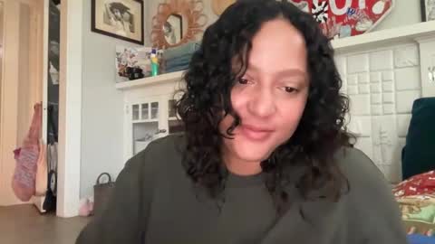 RIRI OR DREAMY online show from September 27, 2025, 3:28 pm