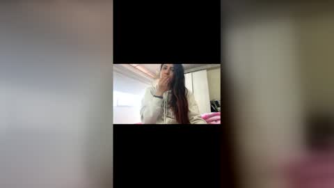 dreinafoxx online show from April 19, 2026, 6:32 pm