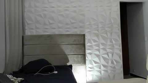 Snapshot of drekev_ chatting on January 4, 2025, 1:42 am Kevin online show from January 4, 2025, 1:42 am