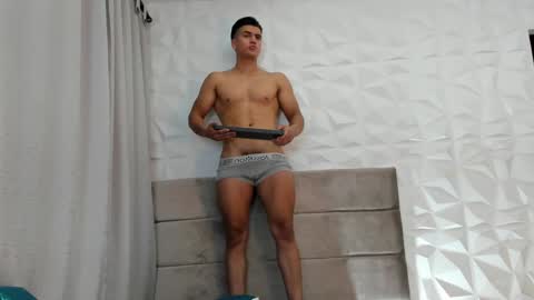 Snapshot of drekev_ chatting on February 7, 2025, 8:33 am Kevin online show from February 7, 2025, 8:33 am