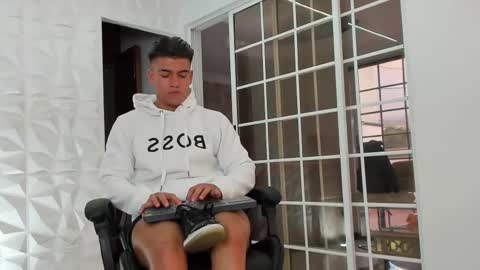 Snapshot of drekev_ chatting on February 27, 2025, 11:31 am Kevin online show from February 27, 2025, 11:31 am