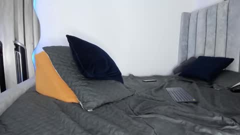 Snapshot of drekev_ chatting on September 15, 2025, 8:31 pm Kevin online show from September 15, 2025, 8:31 pm