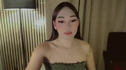 Dreyana online show from November 23, 2025, 1:55 pm