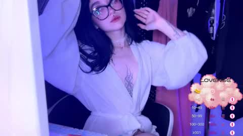 Snapshot of drillhouse_ chatting on October 18, 2025, 4:04 am Tara  Sonny online show from October 18, 2025, 4:04 am
