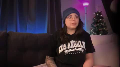 Drizzypeach602 online show from December 3, 2025, 4:31 am