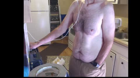 Snapshot of drmbigg chatting on April 7, 2026, 7:03 pm Hello Hope you enjoy what you see. I love attention in dirty talk and tips thickcock edging precum dirtyTalk C2C online show from April 7, 2026, 7:03 pm