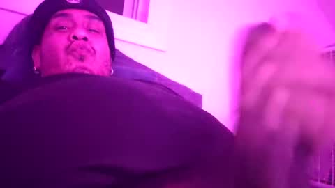 dsoloyo online show from November 1, 2025, 7:54 am