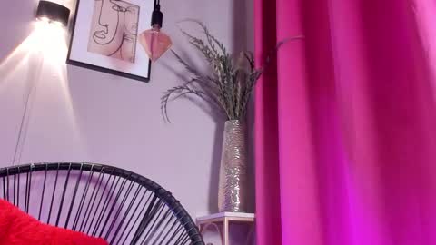 dulce__fiore07 online show from November 26, 2025, 12:06 pm