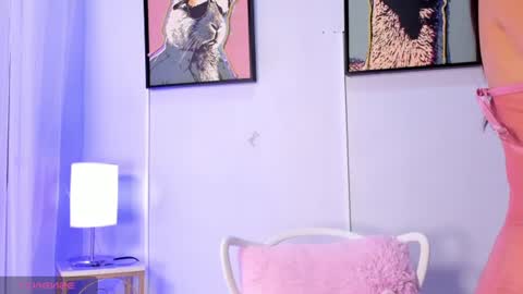 dulce__fiore07 online show from July 18, 2026, 12:20 pm