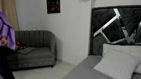 Dulce amg online show from April 2, 2026, 3:04 am