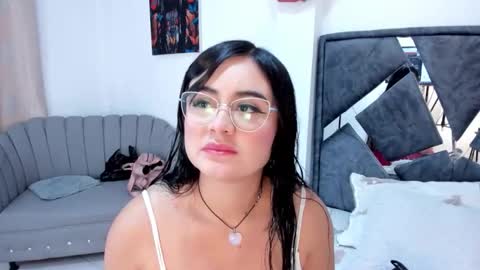 Dulce amg online show from April 17, 2026, 3:09 am