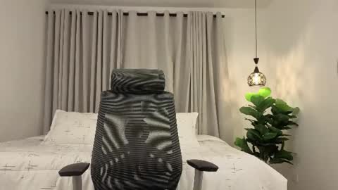 Snapshot of dulceamara_vg chatting on June 10, 2026, 11:31 am Amara online show from June 10, 2026, 11:31 am