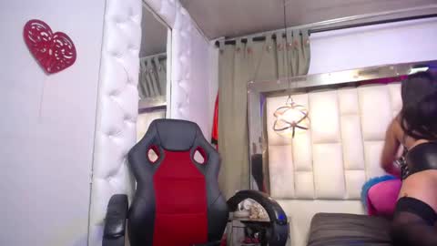 Snapshot of dulcebarbiery chatting on December 18, 2025, 7:53 pm dulcebarbiery online show from December 18, 2025, 7:53 pm