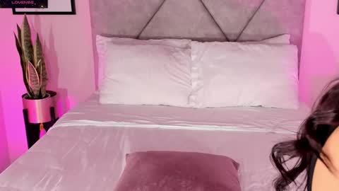 Dulcee Garcia online show from December 2, 2025, 4:29 am