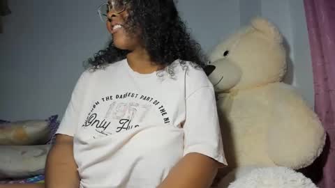 MIA  SHAIK online show from December 20, 2024, 7:44 am