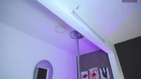 Snapshot of dulcerose01 chatting on October 21, 2025, 1:50 am Dulce Rose online show from October 21, 2025, 1:50 am