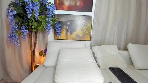 dulceyjohn online show from February 23, 2025, 6:45 pm