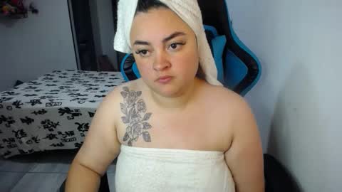 Snapshot of dumont_model chatting on October 12, 2025, 7:29 am Nicole   online show from October 12, 2025, 7:29 am