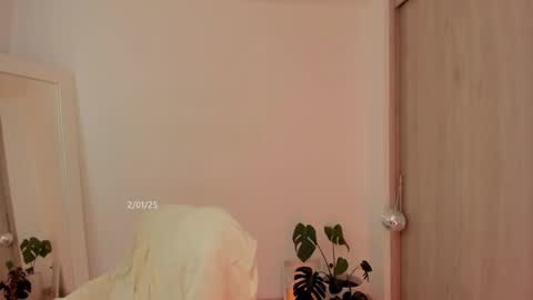 Snapshot of duna_du chatting on February 2, 2025, 8:19 pm My birthday is tomorrow November 30  online show from February 2, 2025, 8:19 pm