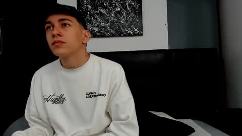 Snapshot of duolust chatting on October 12, 2025, 5:34 pm Thomas and Noah online show from October 12, 2025, 5:34 pm